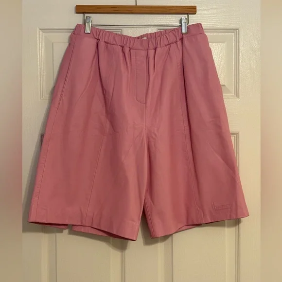 LEDERER Pink RARE Lamb Leather ShortsSize 42Made in IndiaLuxe Editon 10
